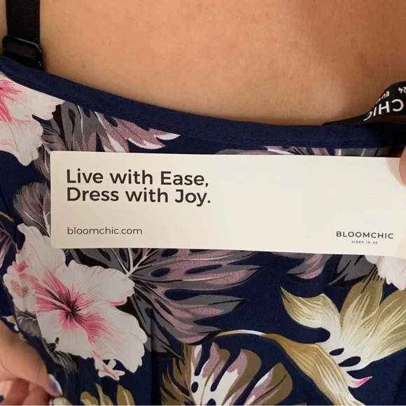 Plus size floral jumpsuit with pockets - Picture 3 of 5